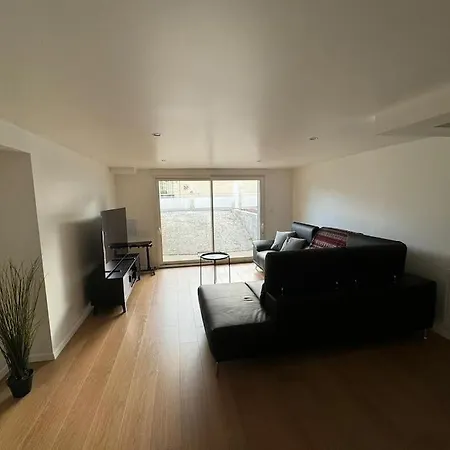 Belle Maison Renovee Dans Le Centre, Rue Au Calme Caen