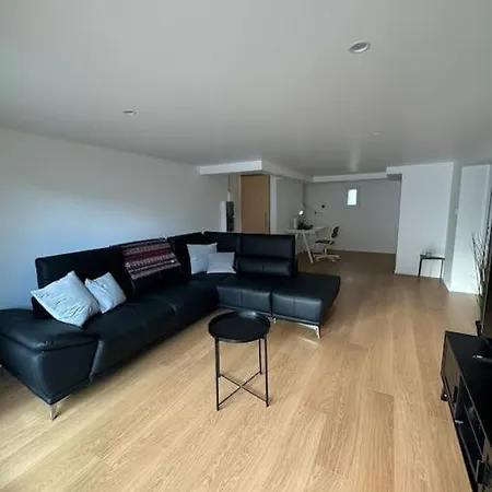 Belle Maison Renovee Dans Le Centre, Rue Au Calme