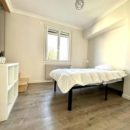 Hébergement de vacances Belle Maison Renovee Dans Le Centre, Rue Au Calme