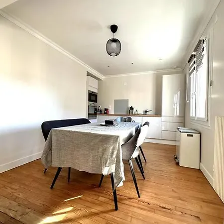 Belle Maison Renovee Dans Le Centre, Rue Au Calme Caen