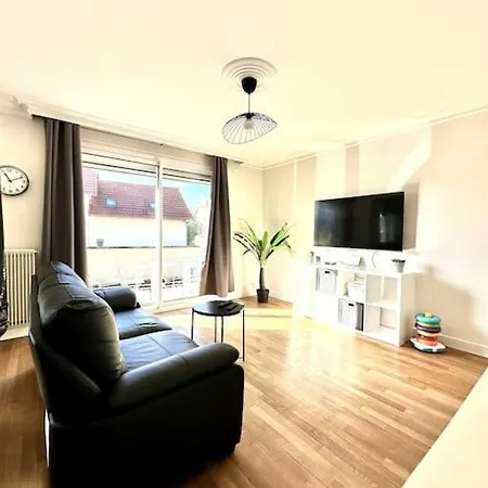 Hébergement de vacances Belle Maison Renovee Dans Le Centre, Rue Au Calme